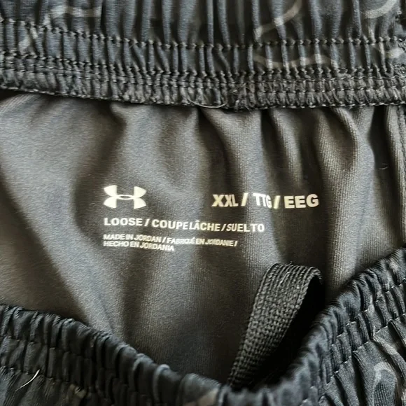 Sold Under Armour XXL Shorts - Picture 2 of 3